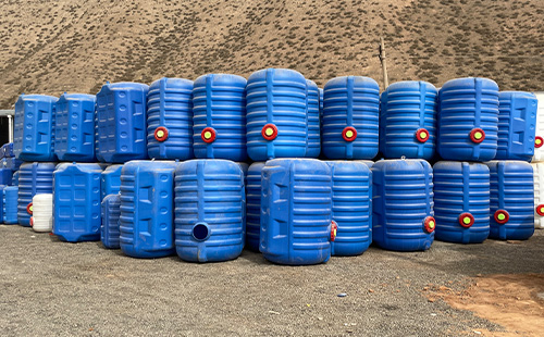 雨水收集与利用：万科华洁临潭塑料桶提供创新解决方案