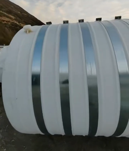 圆形临潭塑料桶批量交付案例：结构稳定，适配多行业液体储运需求